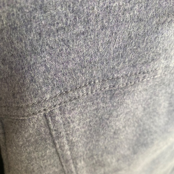 Worth, Lavender Suit  (Jacket & Matching Skirt) Size 10 - Picture 9 of 9